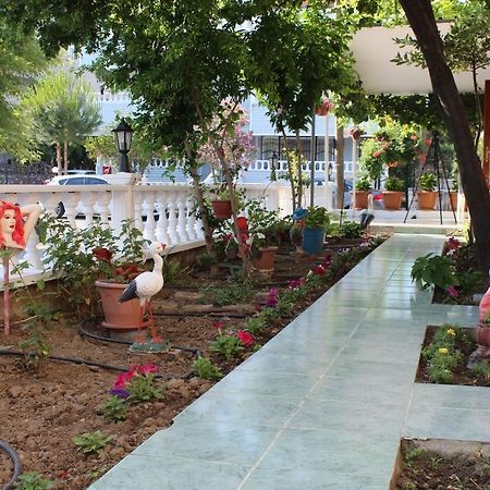 Eysan Pansiyon Akçay Exterior photo