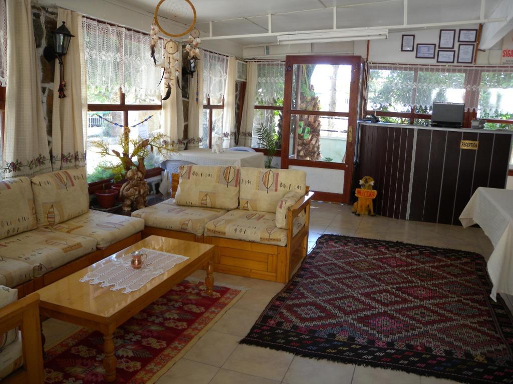 Eysan Pansiyon Akçay Exterior photo