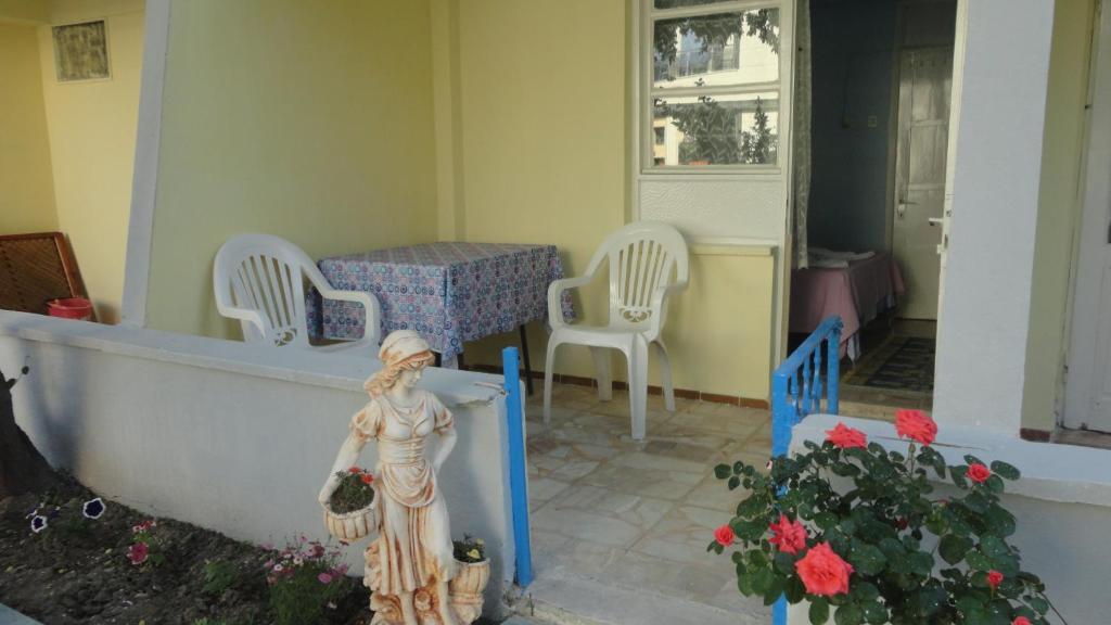 Eysan Pansiyon Akçay Exterior photo