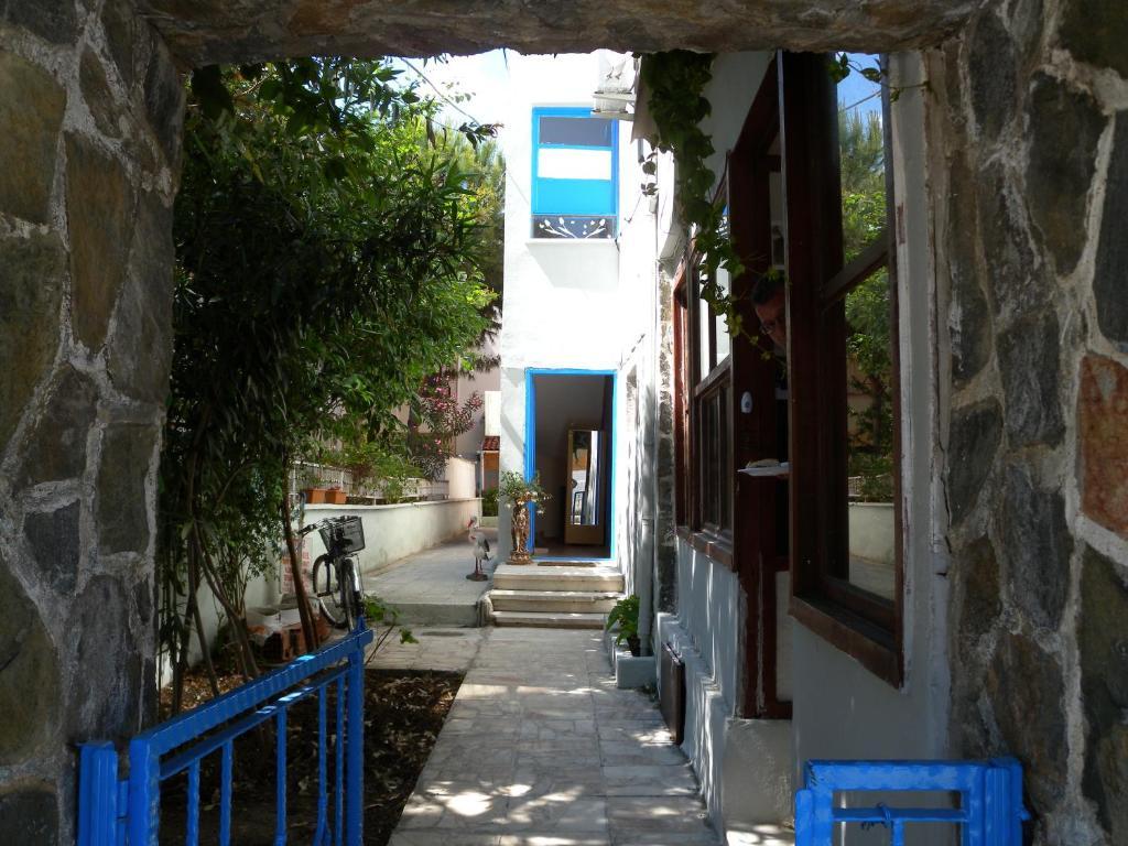 Eysan Pansiyon Akçay Exterior photo